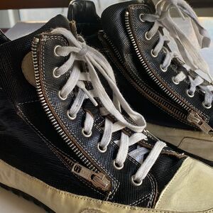 CANDICE COOPER Black/ White Leather Hi Top Sneakers Size 42.Made in Italy